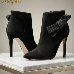 LES بوت نسائي